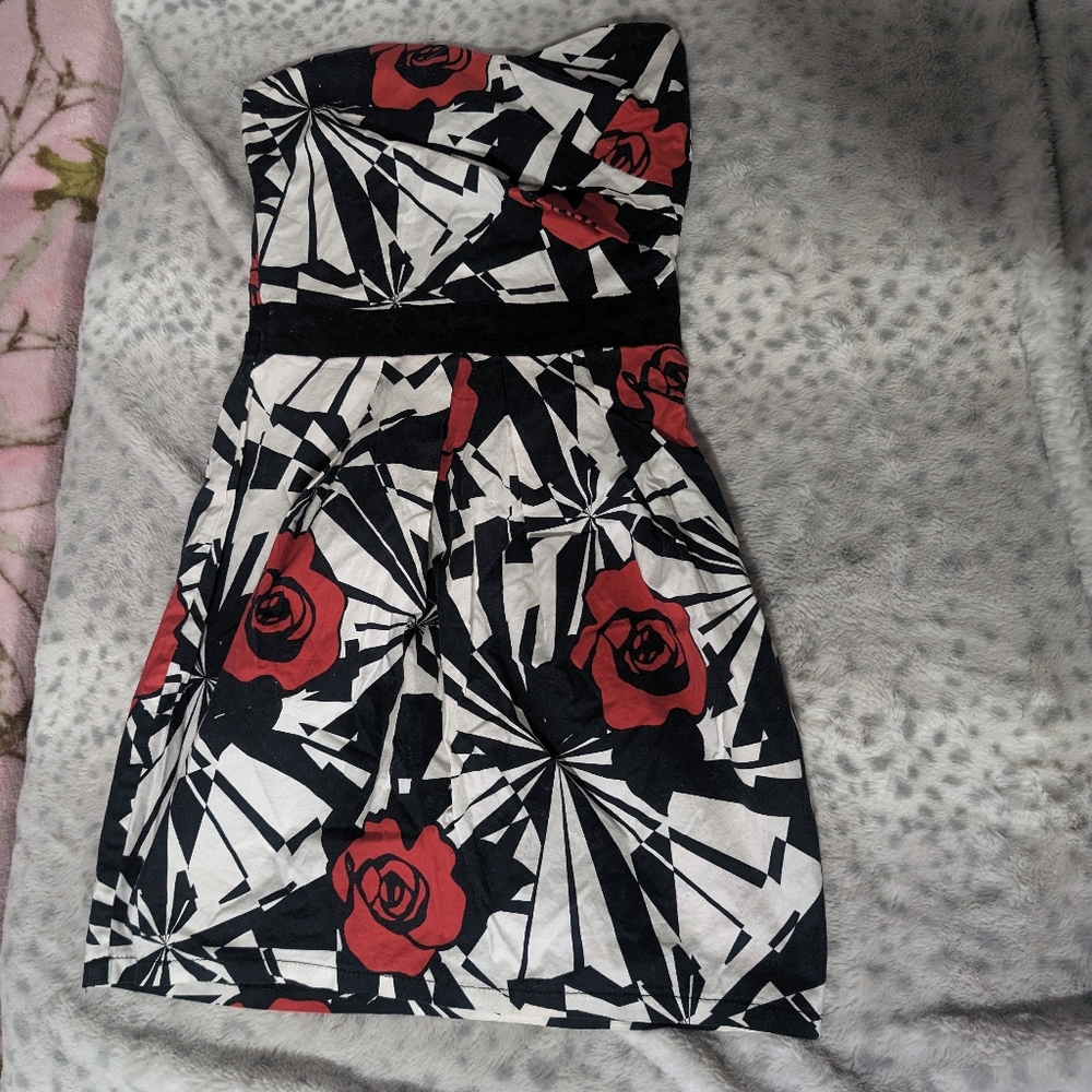 Petite strapless floral dress